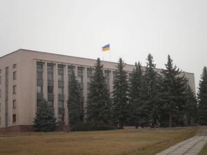 Чиновників стане менше